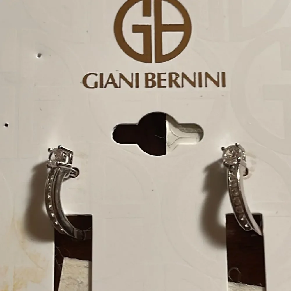 NWT GIANI BERNINI Small CZ Huggie Hoop Earrings in Sterling Silver, 0.5